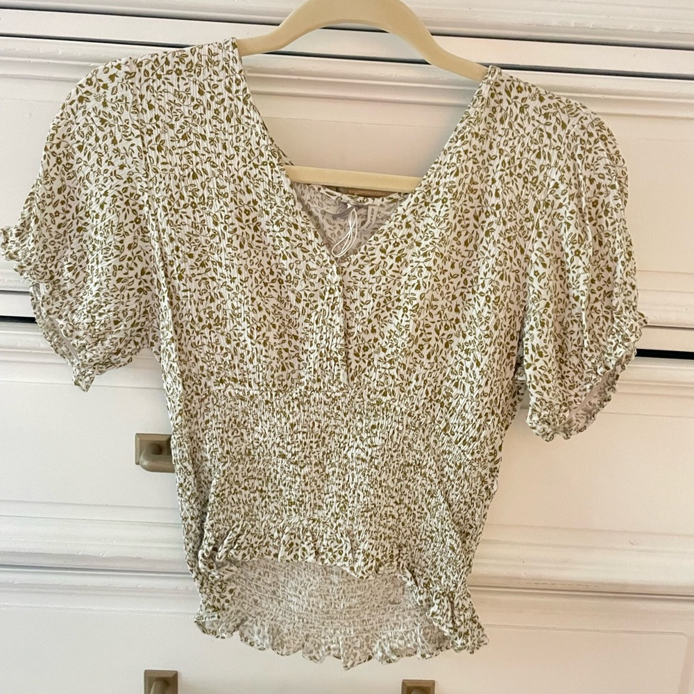 Green floral top size small
